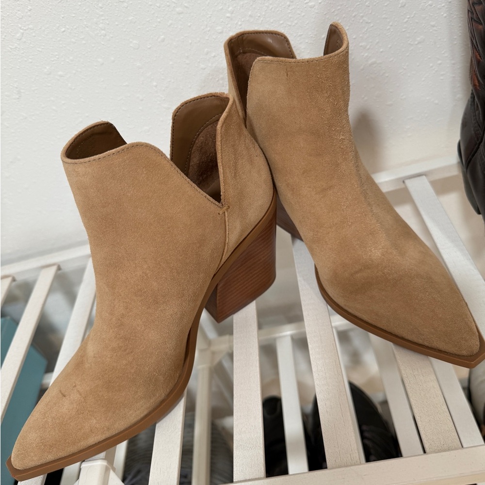 Gianni Bini Suede Ankle Boots Tan size 8.5M
